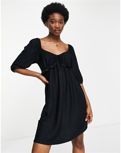 Черное платье с присборенной юбкой и фактурными рукавами Miss selfridge