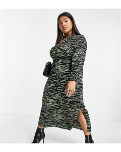 Платье рубашка миди со сборками и черно зеленым зебровым принтом Vero moda curve