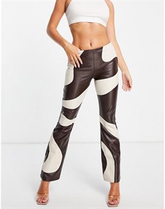 Расклешенные брюки из искусственной кожи с контрастным волнистым узором шоколадного и кремового цвет Asos design