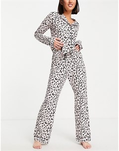 Трикотажная пижама из лонгслива и брюк со звериным принтом Miss selfridge