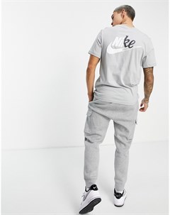 Серая футболка с логотипом белого и черного цвета Nike