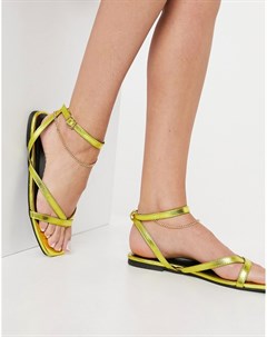 Золотистые сандалии на плоской подошве с цепочкой на щиколотке Flames Asos design