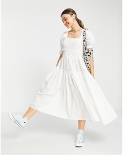 Белое присборенное платье миди с короткой расклешенной юбкой необработанным нижним краем и квадратны Asos design