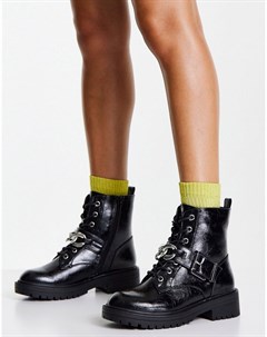 Черные ботинки на плоской подошве со шнуровкой и декоративной цепочкой New look