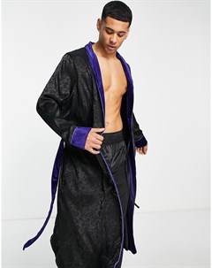 Бархатный халат черного цвета с жаккардовым узором и отделкой по краям фиолетового цвета Night