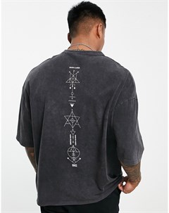 Плотная oversized футболка выбеленного черного цвета с принтом символов вдоль позвоночника Asos design