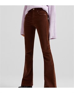 Узкие вельветовые брюки коричневого цвета Petite Bershka