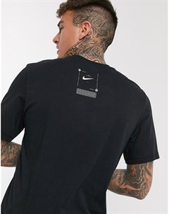 Черная футболка с логотипом Nike