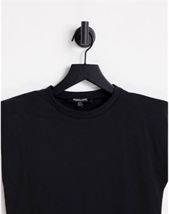 Oversized футболка черного цвета с подплечниками Rebellious fashion