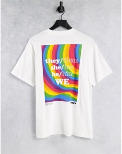 Белая футболка с радужным принтом на спине в винтажном стиле Pride Levi's®