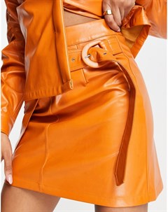 Мини юбка из искусственной кожи мандаринового цвета с разрезом Amy lynn