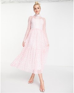 Розовое платье миди с кружевными вставками сердечками и длинными рукавами Lace & beads