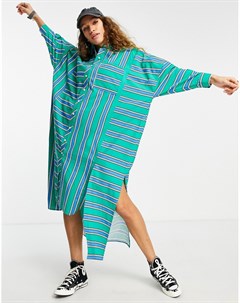 Зеленое платье рубашка в стиле oversized с контрастным карманом Topshop