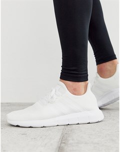 Белые кроссовки swift run Adidas originals
