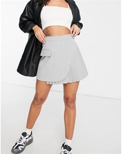 Серая теннисная юбка в строгом стиле из переработанного полиэстера от комплекта Bershka