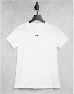 Белая футболка с короткими рукавами и маленьким логотипом галочкой Nike