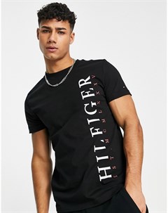 Черная футболка с вертикальным логотипом Tommy hilfiger