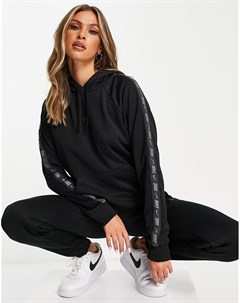 Черный худи без застежки с фирменной лентой на рукавах Nike