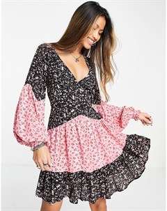 Чайное платье мини розового и черного цветов с цветочным принтом и завязкой на спине Выбирай и Комби Topshop