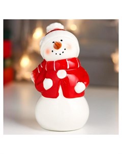 Сувенир керамика Снеговик в красной куртке шапке и шарфе 13 9х7 4х8 см Nnb