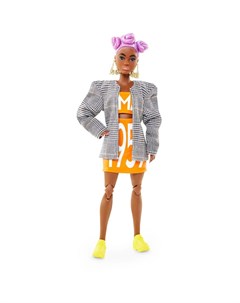 Кукла Barbie BMR1959 Коллекционная шарнирная Барби темнокожая в оранжевом платье и сером пиджаке GNC Mattel