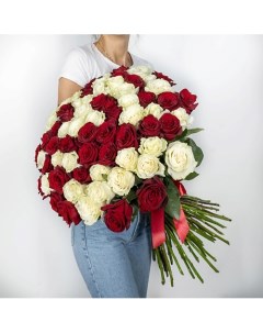 Букет из высоких красно белых роз Эквадор 75 шт 70 см Л'этуаль flowers