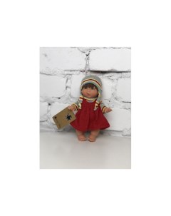 Кукла Джестито Инфант в красном сарафане ухмыляется 18 см Lamagik s.l.