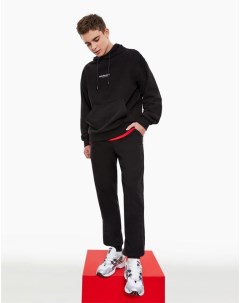 Чёрные спортивные брюки Comfort с нашивкой для мальчика Gloria jeans