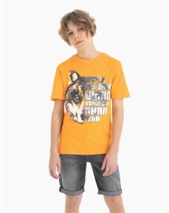 Горчичная футболка с волком и надписями для мальчика Gloria jeans