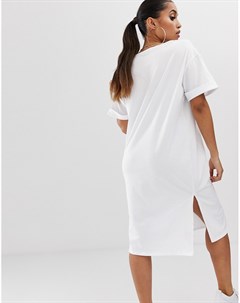Белое платье футболка в стиле oversize с V образным вырезом Boohoo petite