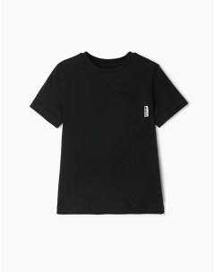 Чёрная базовая футболка Standard с карманом для мальчика Gloria jeans