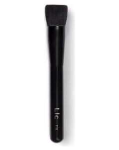 Кисть для нанесения тона косметическая Makeup Artist Brush T01 Lic