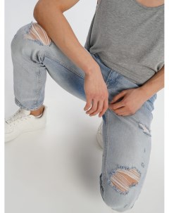 Зауженные джинсы с потертостями на коленках Твое