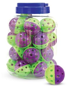 3833 игрушка Мяч погремушка для кошек 1 шт Фиолетовый с зеленым Триол