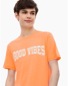 Оранжевая футболка с надписью Good Vibes для мальчика Gloria jeans