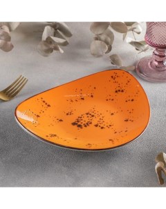 Блюдо керамическое треугольное Созвездие 22х18 см оранжевый Nobrand