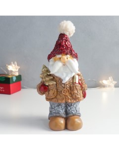 Сувенир полистоун Дед Мороз в пиджачке с ёлочкой и подарком 10 5х8х20 5 см Nobrand