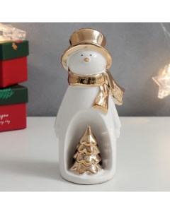 Сувенир керамика Снеговик в шляпе и шарфе с ёлкой розовое золото 15 7х6 8х8 3 см Nobrand