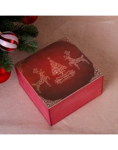 Подарочная коробка Merry Christmas c оленями бордовая 20х20х10 см Дарим красиво