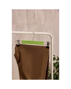 Вешалка деревянная для брюк и юбок с зажимами Тэри 28x11 5x2 8 см цвет зелёный Savanna