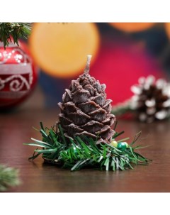 Свеча новогодняя Шишка с еловым декором 7 см коричневая Мастерская «свечной двор»