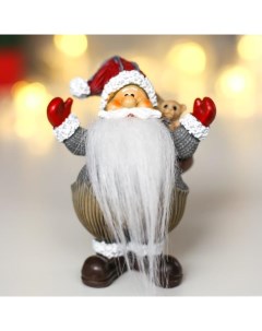 Сувенир полистоун Дед Мороз в комбинезоне с медвежонком 8х6 7х4 7 см Nobrand