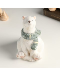 Новогодний сувенир 9488109 Белый мишка в зелёном шарфе сидит 12х11х15 5 см Nobrand
