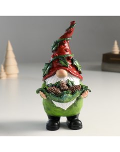 Новогодний сувенир Дед Мороз в колпаке с ягодами с шишками 9491535 9х9х18 8 см Nobrand