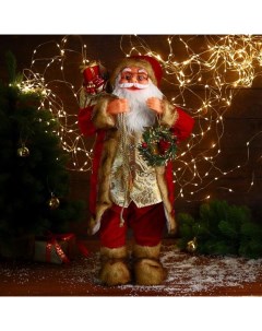 Новогодняя фигурка Дед Мороз в золотом кафтане с венком 30x20x60 см Зимнее волшебство