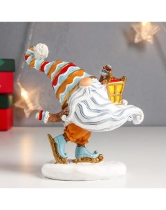 Новогодний сувенир Дедушка Мороз на мини лыжах с фонарем 7650115 13 5х5 5х11 5 см Nobrand