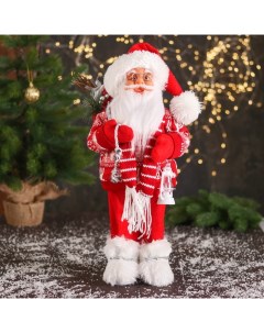 Новогодняя фигурка Дед Мороз в полосатом шарфе и с фонариком 7856753 21x14x44 см Nobrand