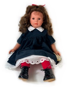 Кукла Даниела арт 9047 с темными волосами Carmen gonzalez