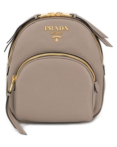 Prada рюкзак с металлическим логотипом Prada