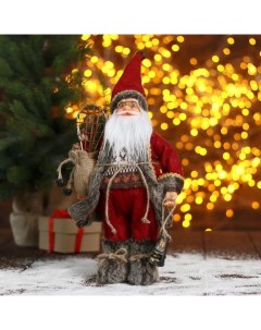 Новогодняя фигурка Дед Мороз в красном тулупе с фонарем 5036018 30x19x9 см Nobrand